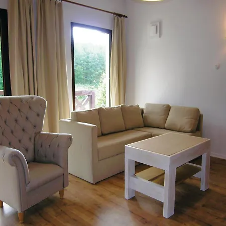 Three-bedroom Holiday In 別荘