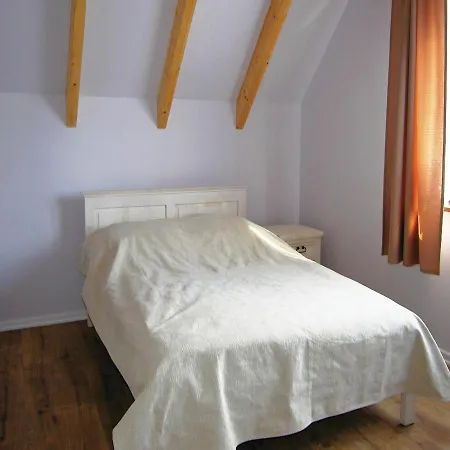 Three-bedroom Holiday In Gietrzwałd